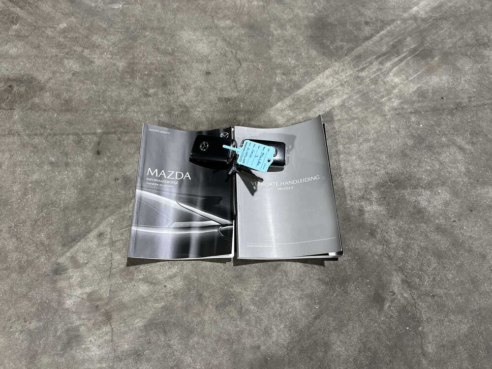 Mazda 3 2.0 e-SkyActiv-X 186 PS 2022 (Ursprünglicher NL+1. Besitzer), P-184-HB