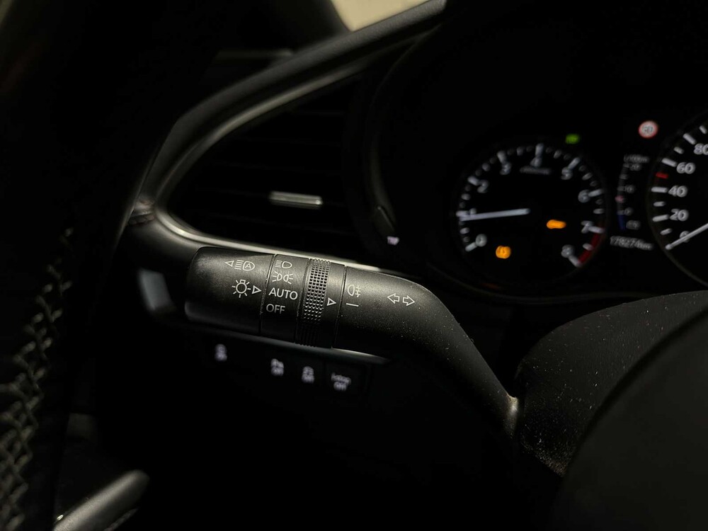 Mazda 3 2.0 e-SkyActiv-X 186 PS 2022 (Ursprünglicher NL+1. Besitzer), P-184-HB