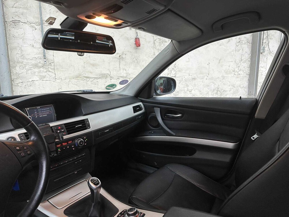 BMW 318i Touring Corporate Lease Luxury Line 136pk 2011 (Origineel-NL) 3-serie, 51-SKX-6