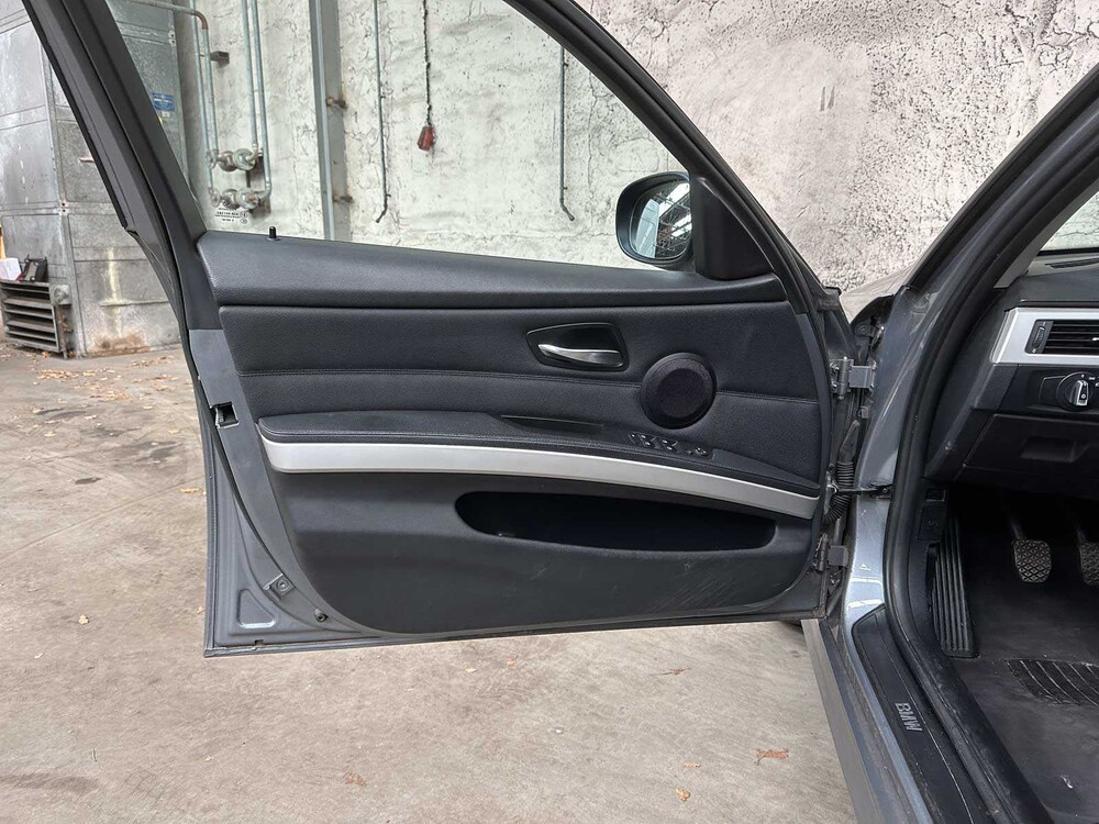 BMW 318i Touring Corporate Lease Luxury Line 136pk 2011 (Origineel-NL) 3-serie, 51-SKX-6