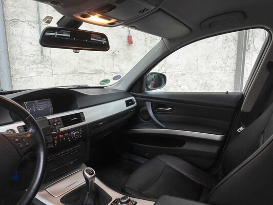 BMW 318i Touring Corporate Lease Luxury Line 136pk 2011 (Origineel-NL) 3-serie, 51-SKX-6