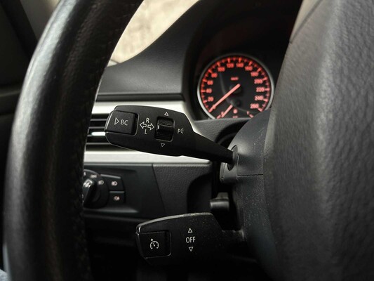 BMW 318i Touring Corporate Lease Luxury Line 136pk 2011 (Origineel-NL) 3-serie, 51-SKX-6