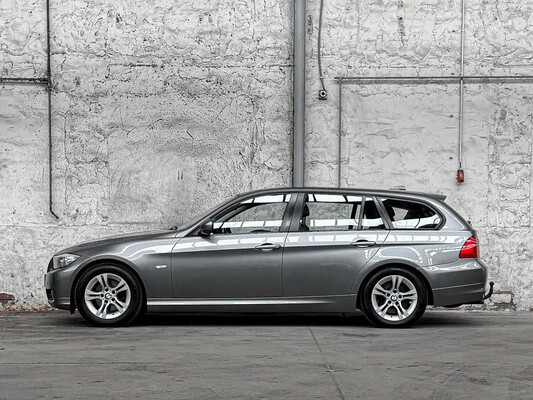 BMW 318i Touring Corporate Lease Luxury Line 136pk 2011 (Origineel-NL) 3-serie, 51-SKX-6