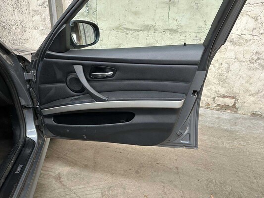 BMW 318i Touring Corporate Lease Luxury Line 136pk 2011 (Origineel-NL) 3-serie, 51-SKX-6