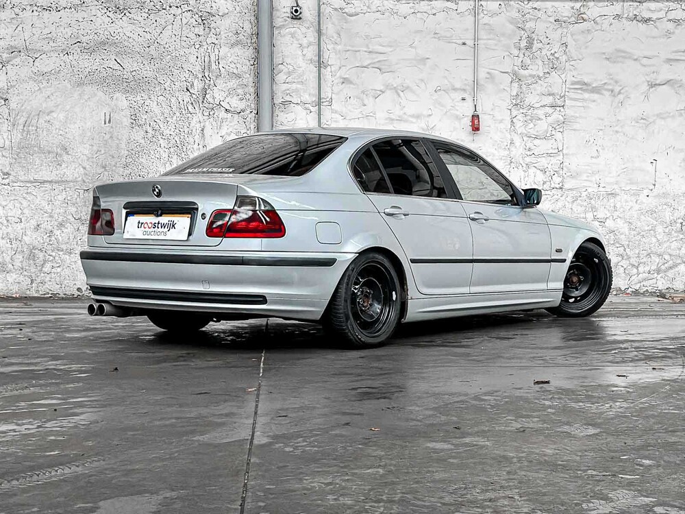 BMW 320i Executive 6-cilinder 150pk 1998, XJ-DS-29