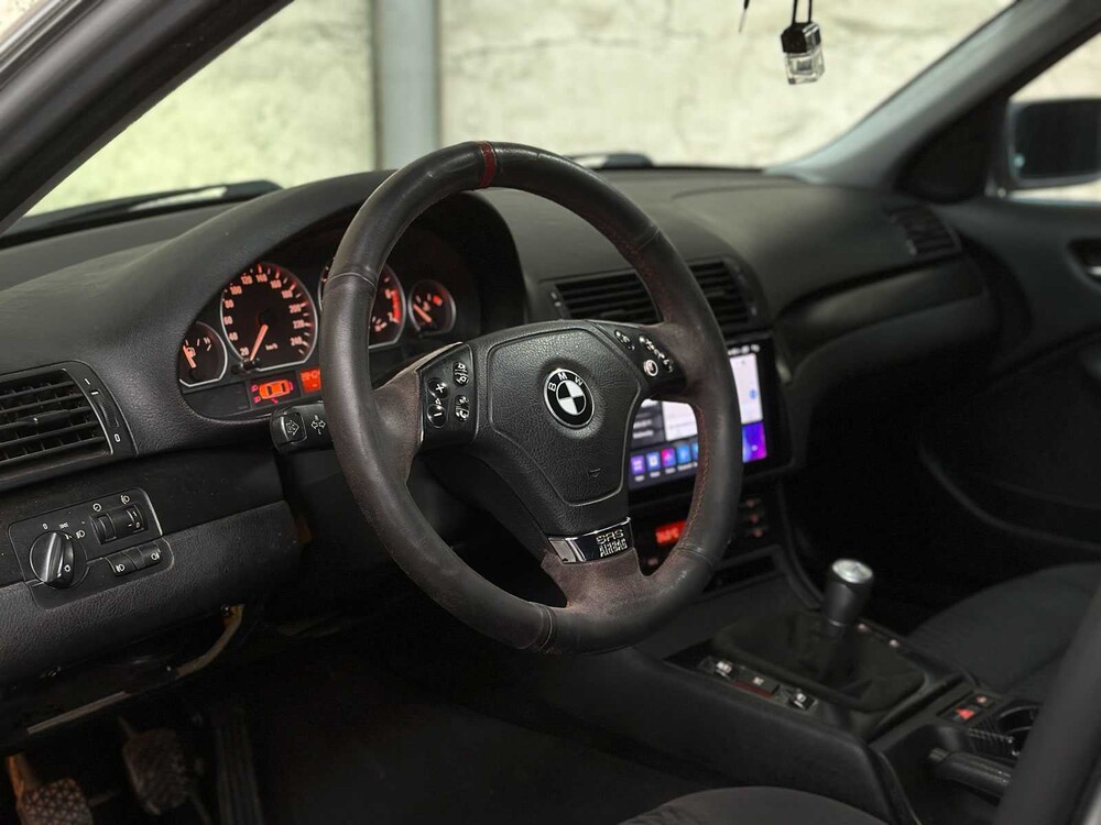 BMW 320i Executive 6-cilinder 150pk 1998, XJ-DS-29