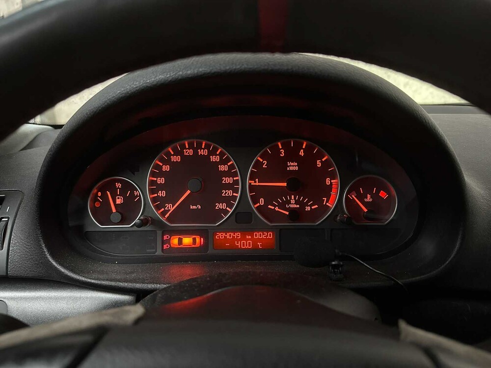 BMW 320i Executive 6-cilinder 150pk 1998, XJ-DS-29