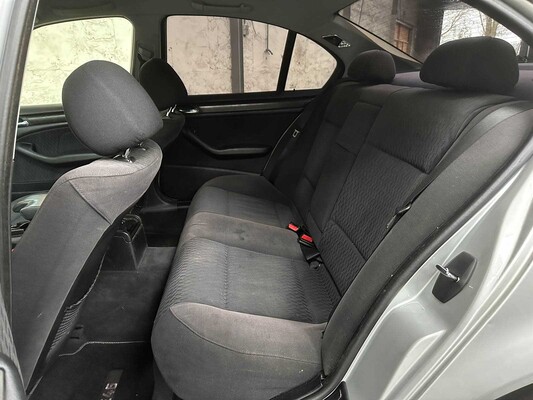 BMW 320i Executive 6-cilinder 150pk 1998, XJ-DS-29