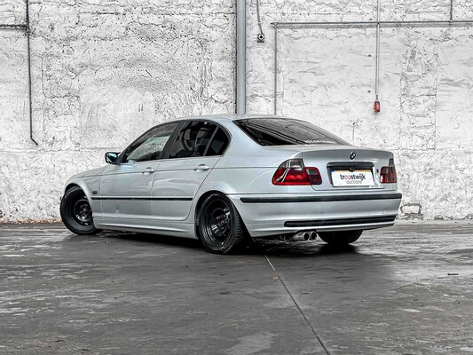 BMW 320i Executive 6-cilinder 150pk 1998, XJ-DS-29