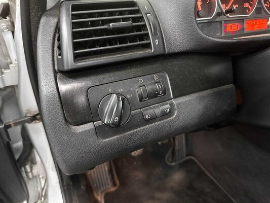 BMW 320i Executive 6-cilinder 150pk 1998, XJ-DS-29