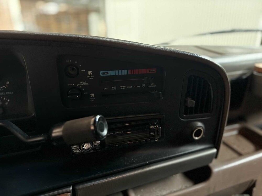 Ford E150 5.0 1993, 95-VH-NN