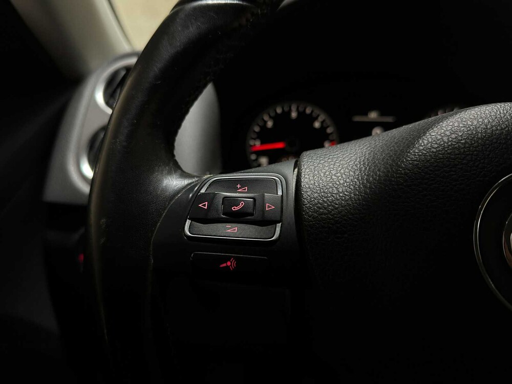 Volkswagen Tiguan 2.0 TDI Sport&&Style 4Motion 140 PS 2011 (Original-NL), 74-PNH-9