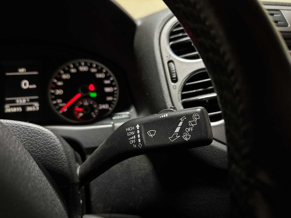 Volkswagen Tiguan 2.0 TDI Sport&&Style 4Motion 140 PS 2011 (Original-NL), 74-PNH-9