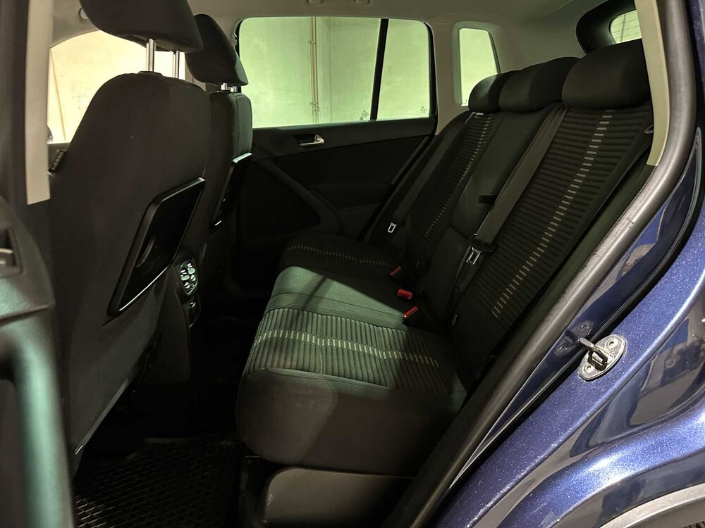 Volkswagen Tiguan 2.0 TDI Sport&&Style 4Motion 140 PS 2011 (Original-NL), 74-PNH-9