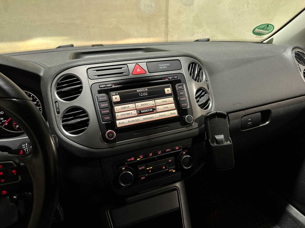 Volkswagen Tiguan 2.0 TDI Sport&&Style 4Motion 140 PS 2011 (Original-NL), 74-PNH-9