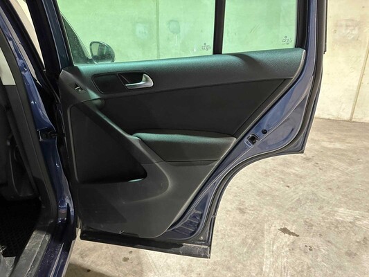 Volkswagen Tiguan 2.0 TDI Sport&&Style 4Motion 140 PS 2011 (Original-NL), 74-PNH-9