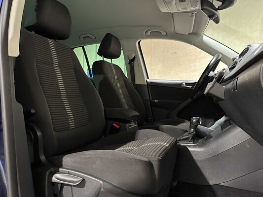 Volkswagen Tiguan 2.0 TDI Sport&&Style 4Motion 140 PS 2011 (Original-NL), 74-PNH-9