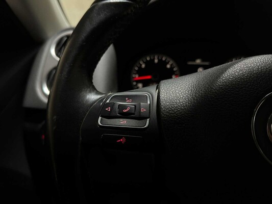Volkswagen Tiguan 2.0 TDI Sport&&Style 4Motion 140 PS 2011 (Original-NL), 74-PNH-9