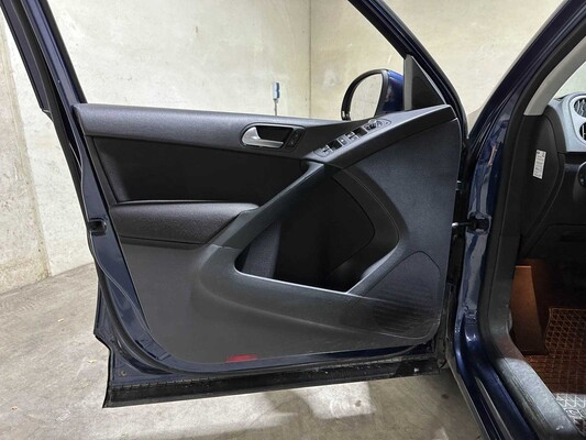 Volkswagen Tiguan 2.0 TDI Sport&&Style 4Motion 140 PS 2011 (Original-NL), 74-PNH-9