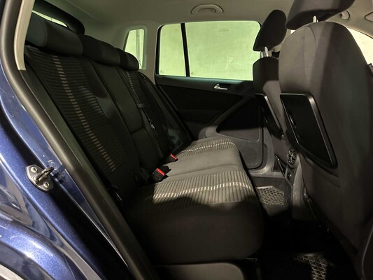 Volkswagen Tiguan 2.0 TDI Sport&&Style 4Motion 140 PS 2011 (Original-NL), 74-PNH-9