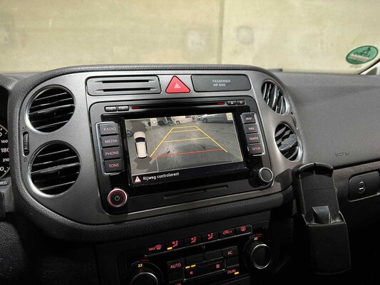 Volkswagen Tiguan 2.0 TDI Sport&&Style 4Motion 140 PS 2011 (Original-NL), 74-PNH-9