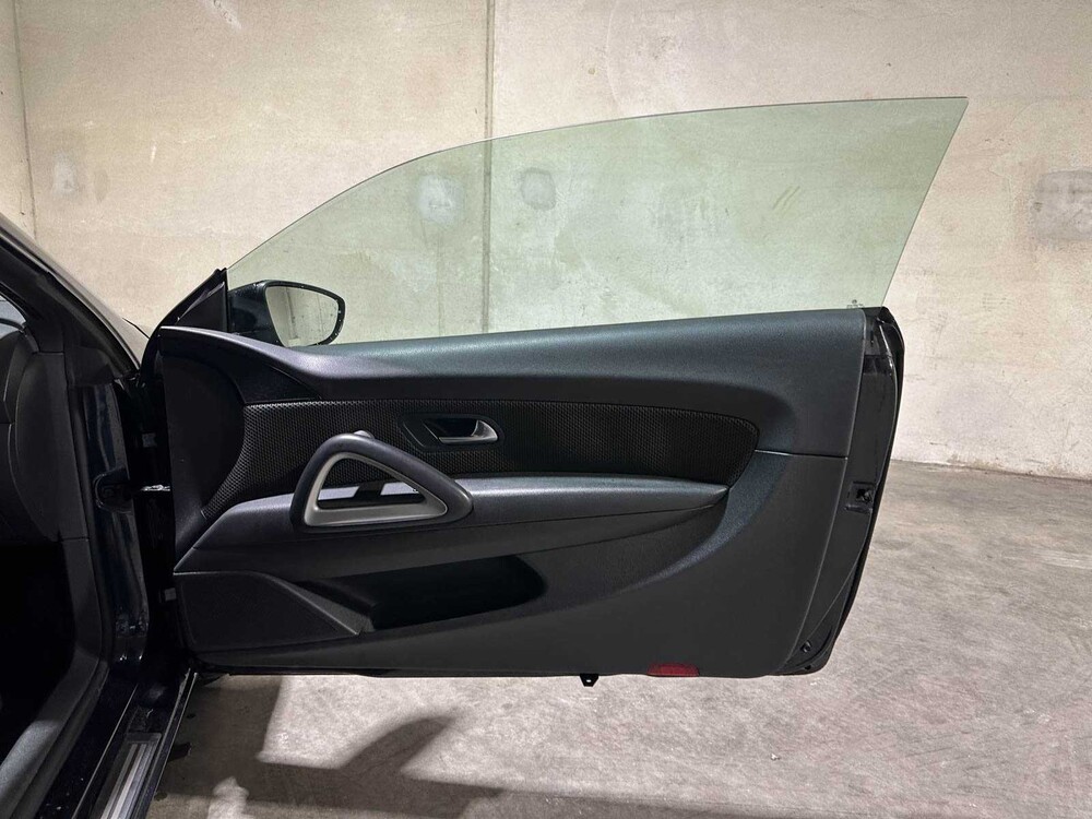 Volkswagen Scirocco 1.4 TSI Highline 122pk 2009, J-351-JG