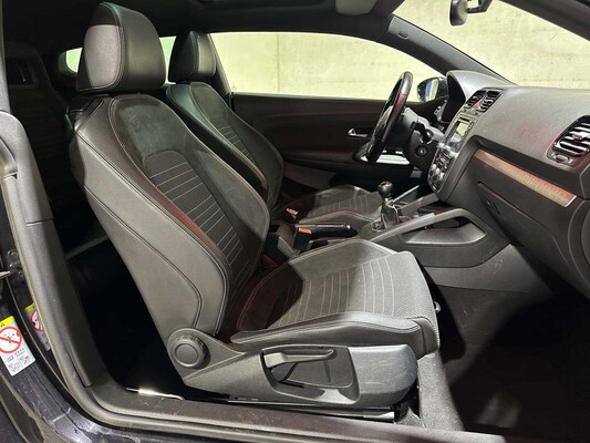 Volkswagen Scirocco 1.4 TSI Highline 122pk 2009, J-351-JG