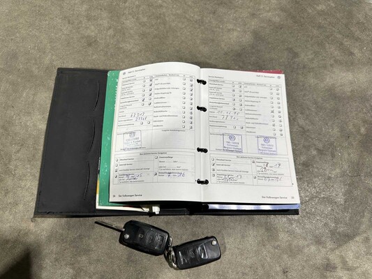 Volkswagen Scirocco 1.4 TSI Highline 122pk 2009, J-351-JG