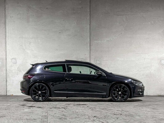 Volkswagen Scirocco 1.4 TSI Highline 122pk 2009, J-351-JG
