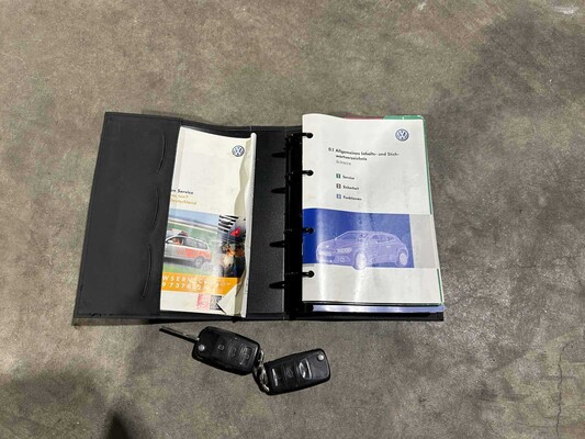 Volkswagen Scirocco 1.4 TSI Highline 122pk 2009, J-351-JG