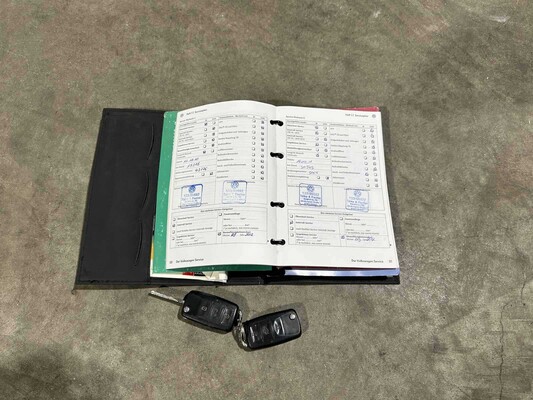 Volkswagen Scirocco 1.4 TSI Highline 122pk 2009, J-351-JG