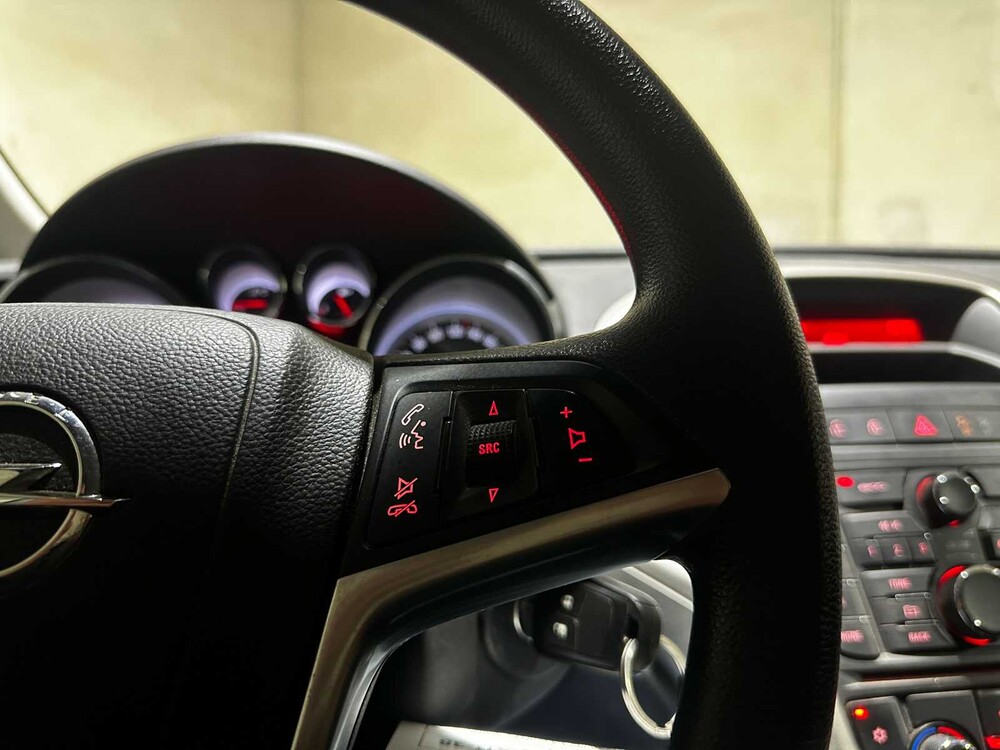 Opel Astra Sports Tourer 1.4 Design Edition 101 PS 2013 (Original-NL), 5-SJJ-38