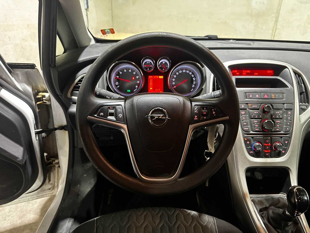 Opel Astra Sports Tourer 1.4 Design Edition 101 PS 2013 (Original-NL), 5-SJJ-38