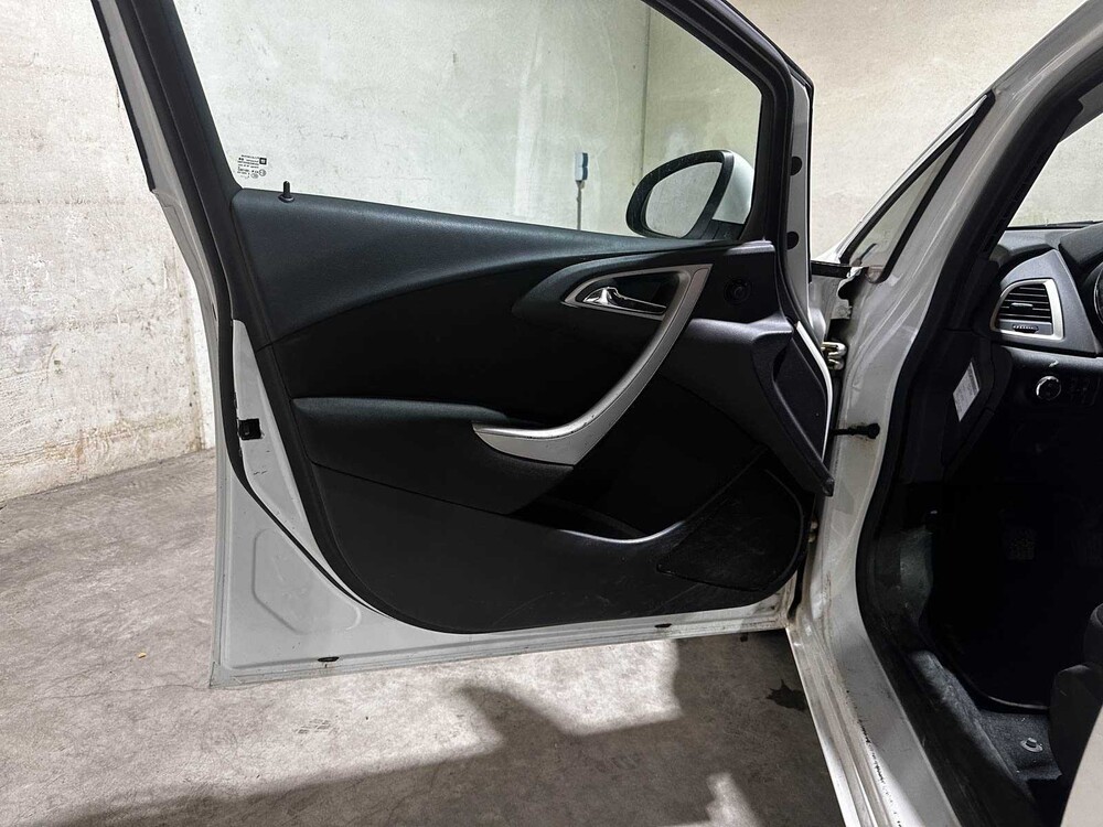 Opel Astra Sports Tourer 1.4 Design Edition 101 PS 2013 (Original-NL), 5-SJJ-38