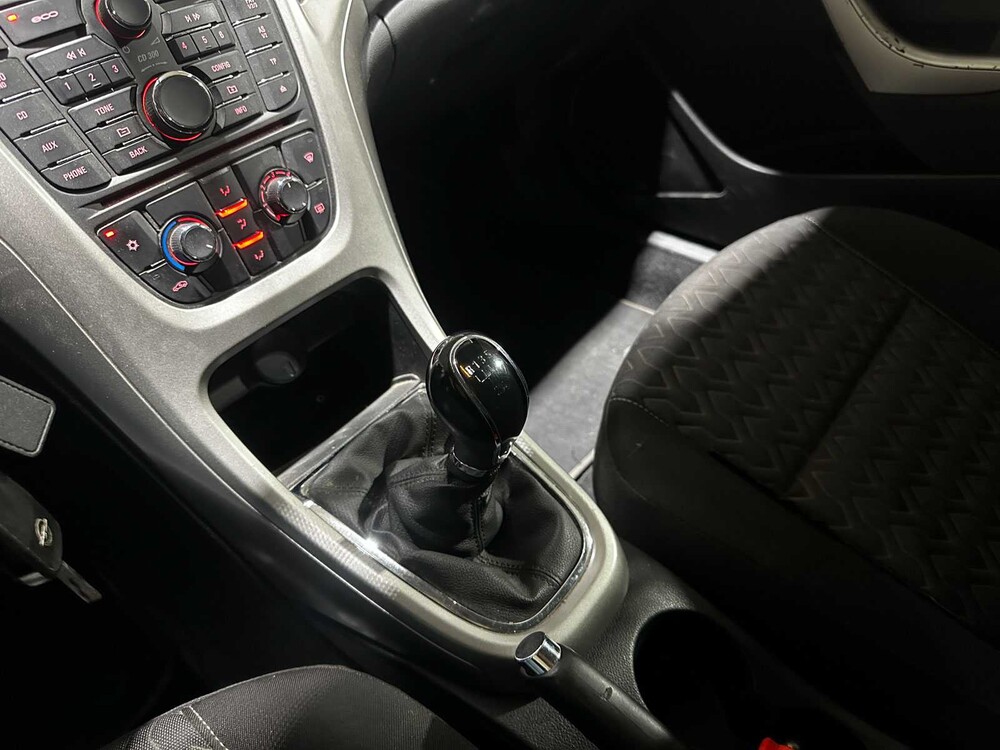 Opel Astra Sports Tourer 1.4 Design Edition 101 PS 2013 (Original-NL), 5-SJJ-38