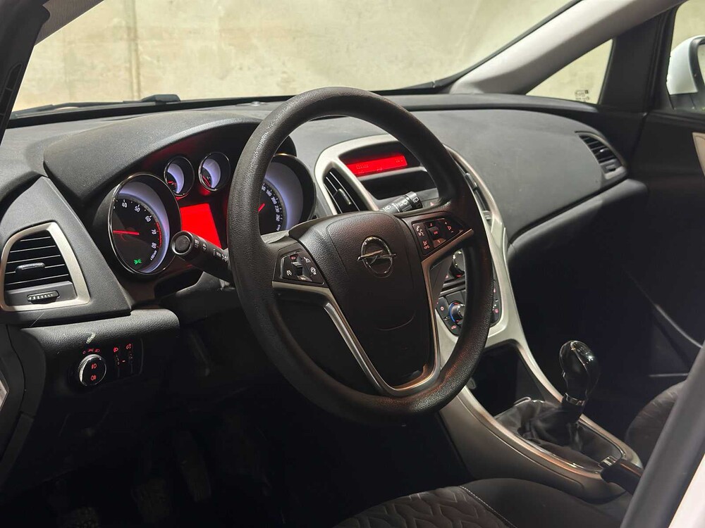 Opel Astra Sports Tourer 1.4 Design Edition 101 PS 2013 (Original-NL), 5-SJJ-38