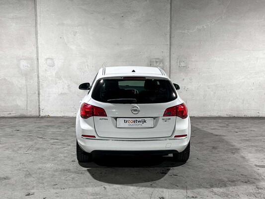 Opel Astra Sports Tourer 1.4 Design Edition 101 PS 2013 (Original-NL), 5-SJJ-38