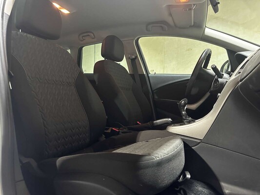 Opel Astra Sports Tourer 1.4 Design Edition 101 PS 2013 (Original-NL), 5-SJJ-38