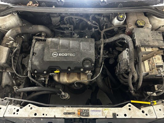 Opel Astra Sports Tourer 1.4 Design Edition 101 PS 2013 (Original-NL), 5-SJJ-38