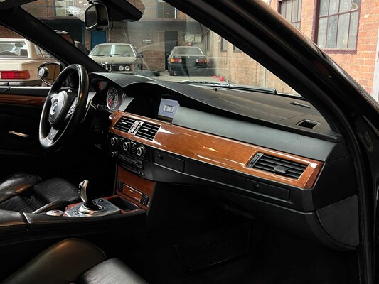 BMW M5 5.0 V10 E60 507pk 2008 5-Serie YOUNGTIMER