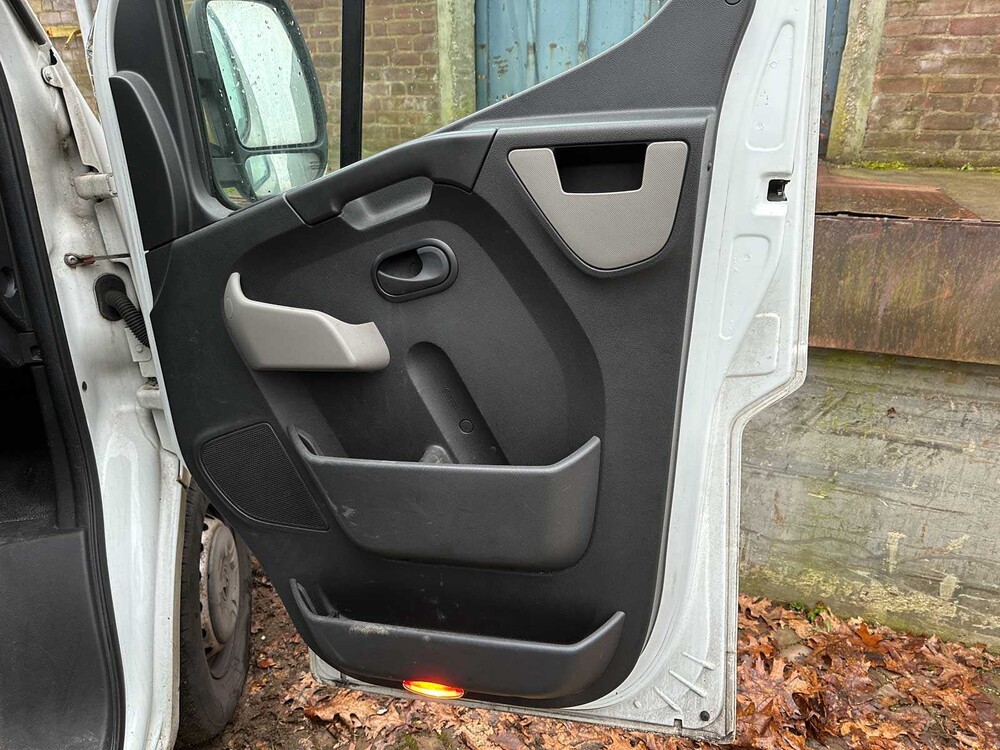 Renault Master T35 2.3 dCi L2H3 Eco 125pk 2013, VD-911-L