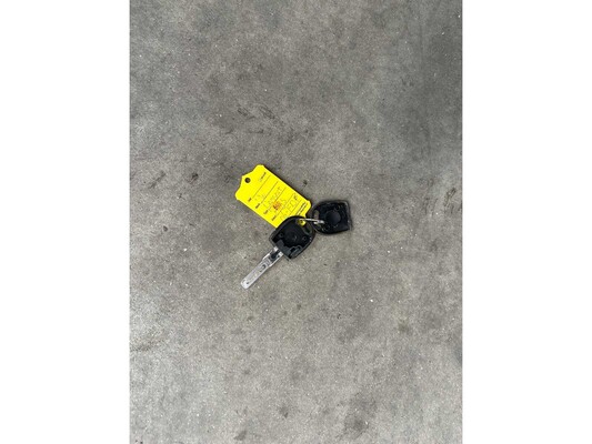 Volkswagen Passat 1.9 TDI Trendline 90pk 2000, 06-FD-FF