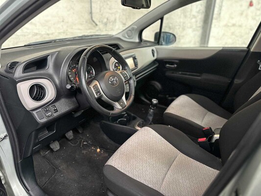 Toyota Yaris 1.3 VVTi Aspiration 2011 98pk, RB-304-D