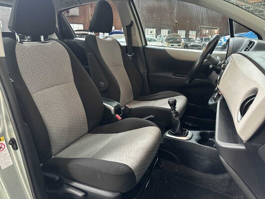 Toyota Yaris 1.3 VVTi Aspiration 2011 98pk, RB-304-D