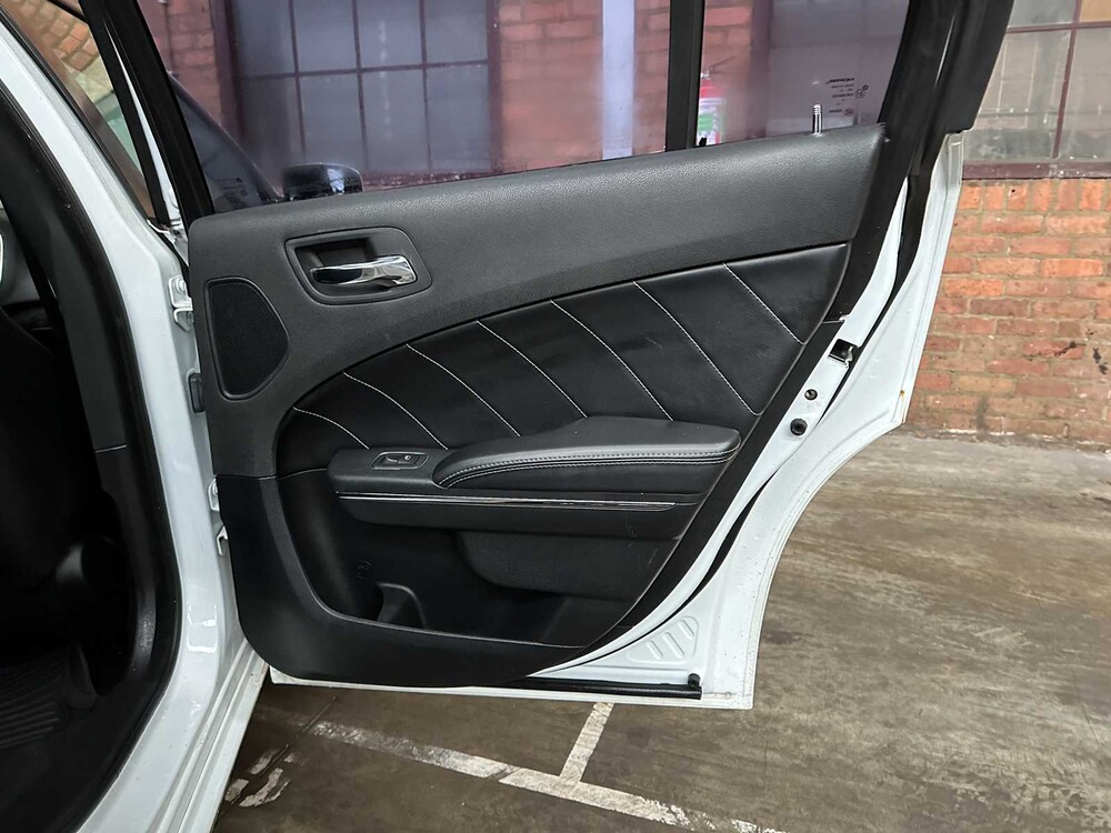 Dodge Charger RT HEMI 5.7 V8 375pk 2013