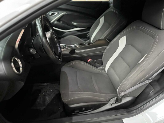 Chevrolet Camaro 1LT 2.0L I4 F DOHC 16V 275pk 2017