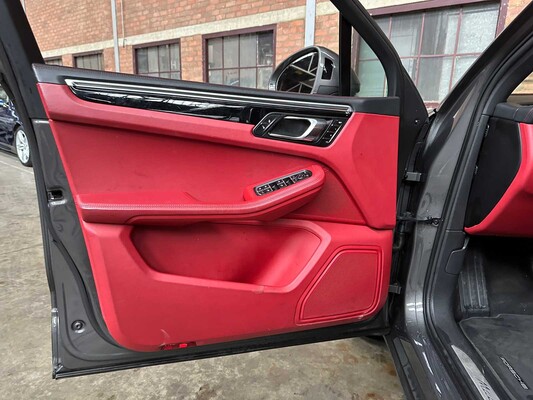 Porsche Macan S 3.0 V6 340pk 2014