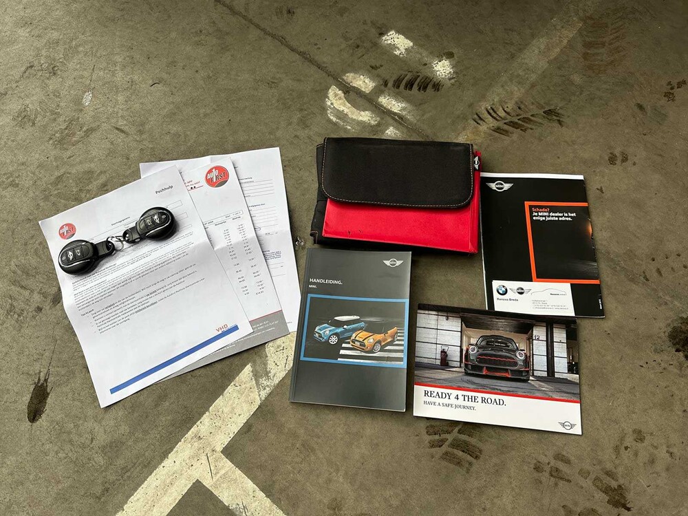 Mini Cooper 1.5 Business 136pk 2016 (Origineel-NL), KR-270-J