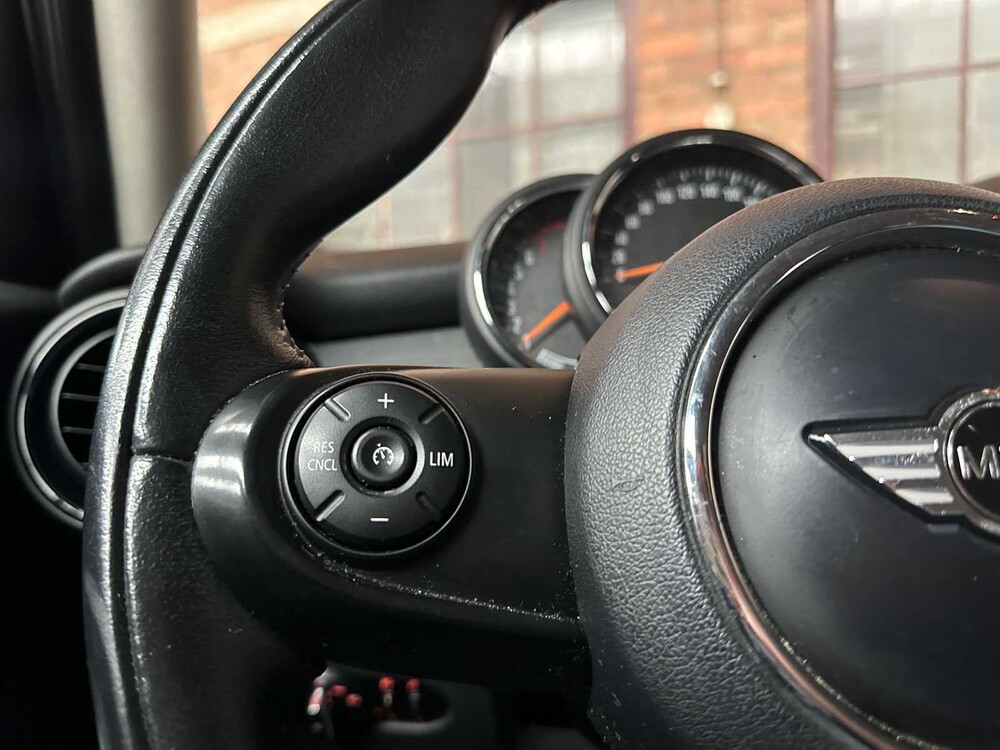 Mini Cooper 1.5 Business 136pk 2016 (Origineel-NL), KR-270-J