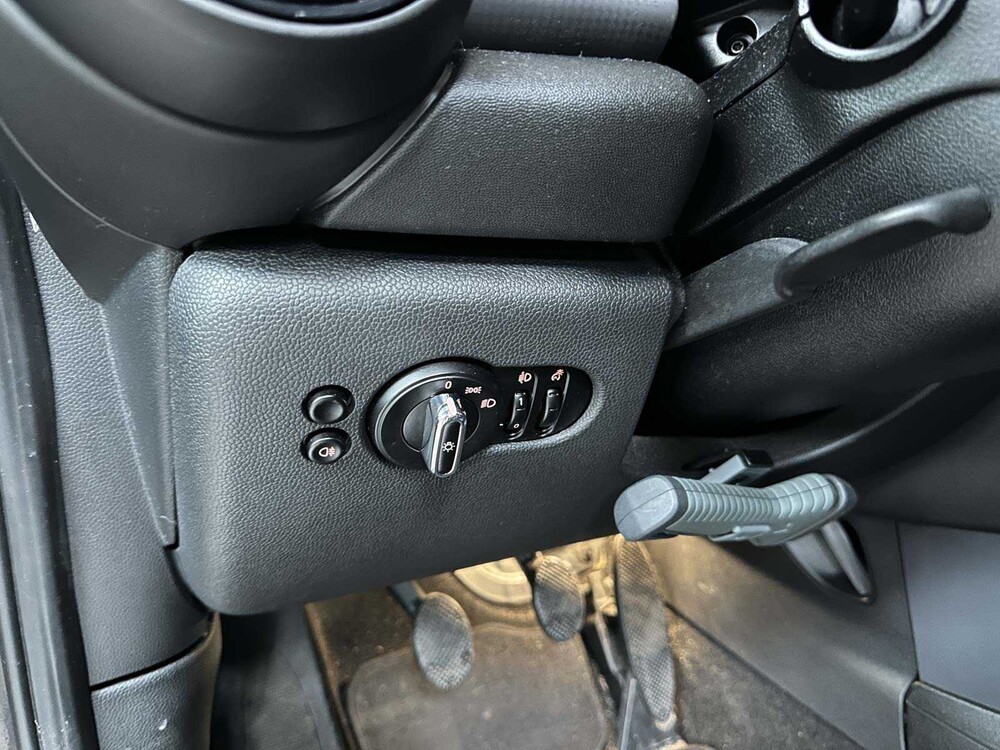 Mini Cooper 1.5 Business 136pk 2016 (Origineel-NL), KR-270-J